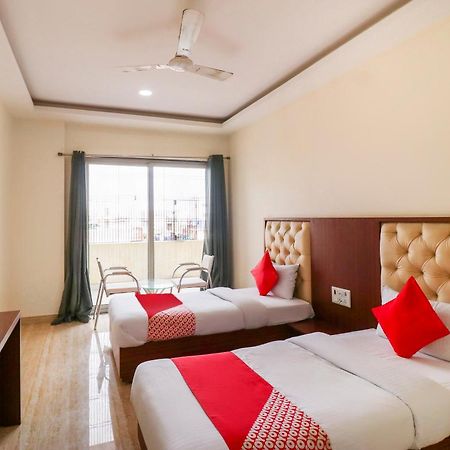 Oyo Flagship 69860 Mastana Palace Hotel Varanasi Luaran gambar