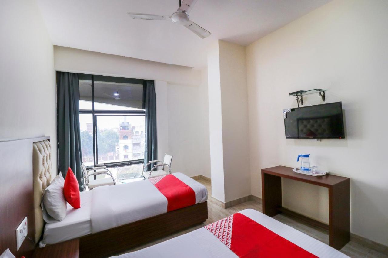 Oyo Flagship 69860 Mastana Palace Hotel Varanasi Luaran gambar