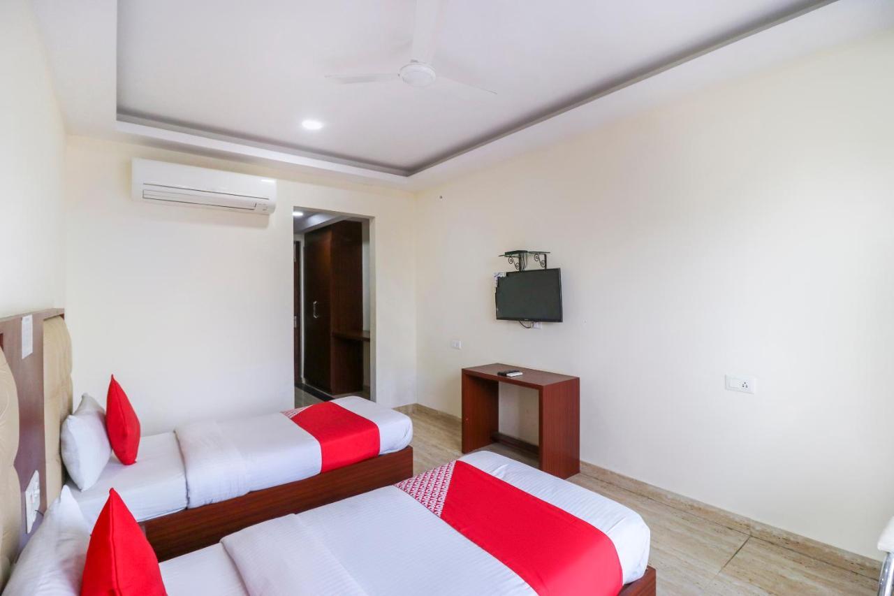 Oyo Flagship 69860 Mastana Palace Hotel Varanasi Luaran gambar