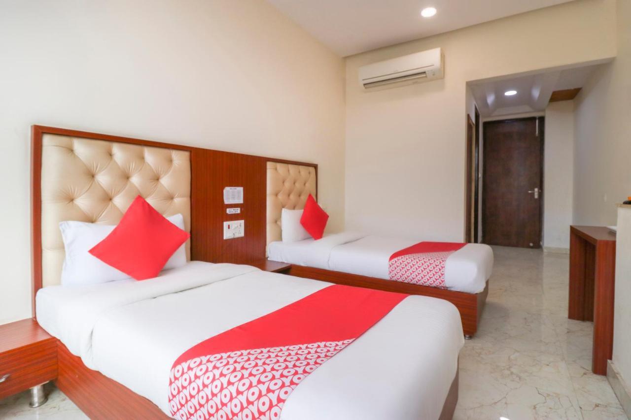 Oyo Flagship 69860 Mastana Palace Hotel Varanasi Luaran gambar