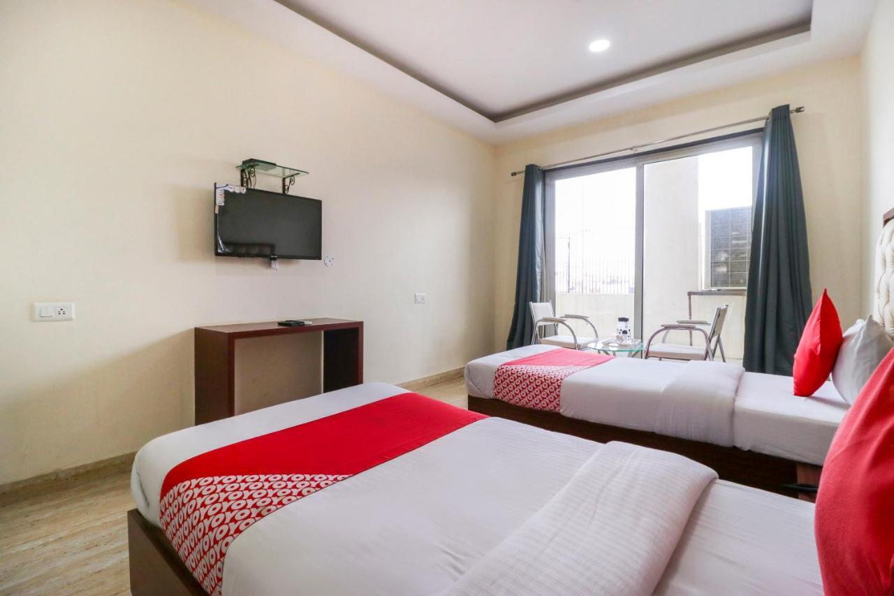Oyo Flagship 69860 Mastana Palace Hotel Varanasi Luaran gambar