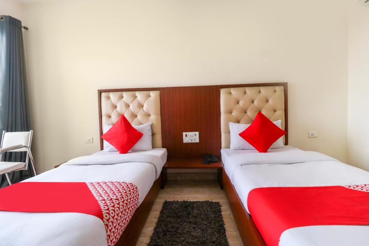 Oyo Flagship 69860 Mastana Palace Hotel Varanasi Luaran gambar