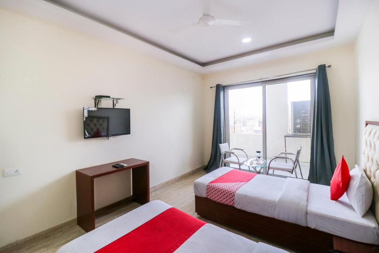Oyo Flagship 69860 Mastana Palace Hotel Varanasi Luaran gambar
