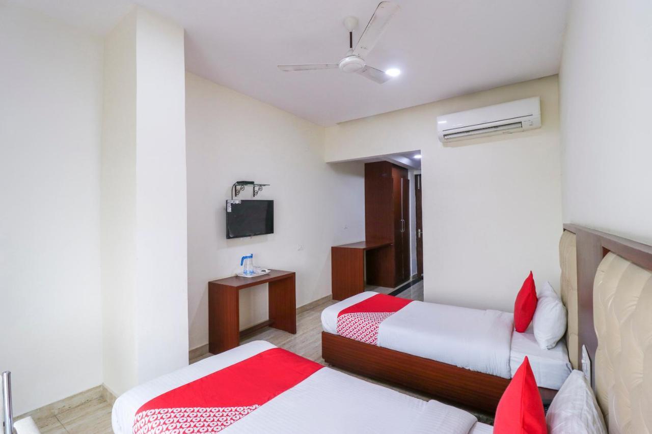 Oyo Flagship 69860 Mastana Palace Hotel Varanasi Luaran gambar