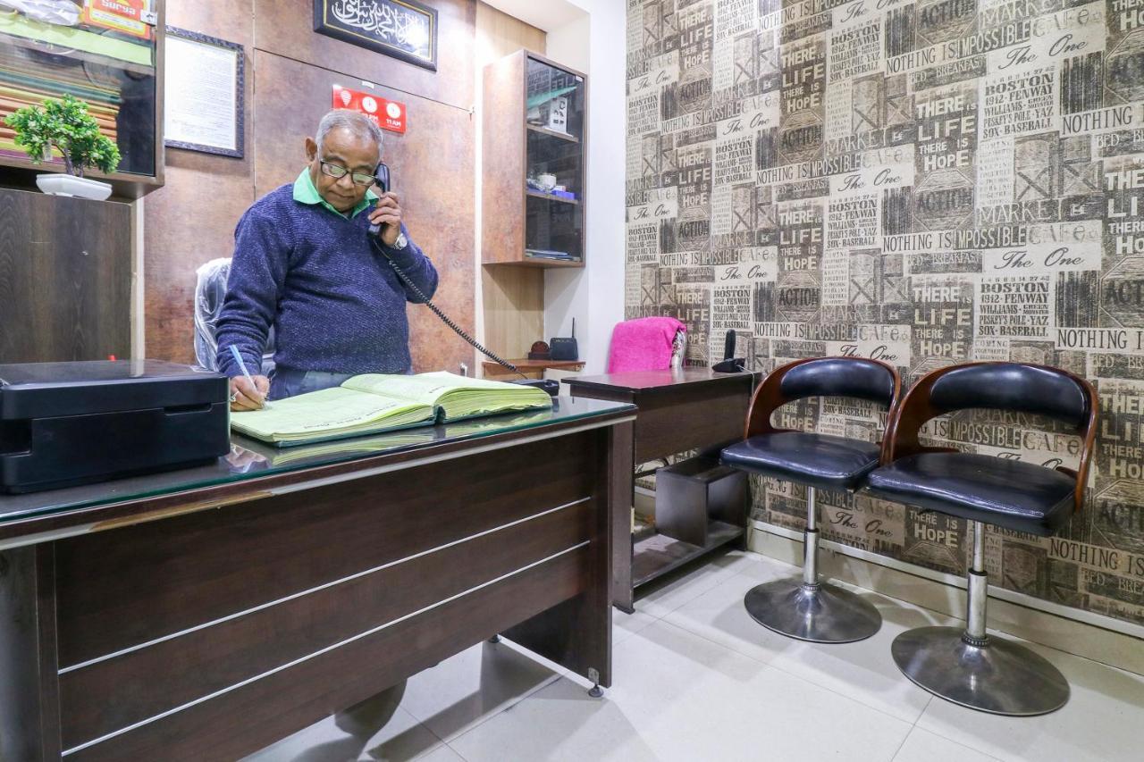 Oyo Flagship 69860 Mastana Palace Hotel Varanasi Luaran gambar