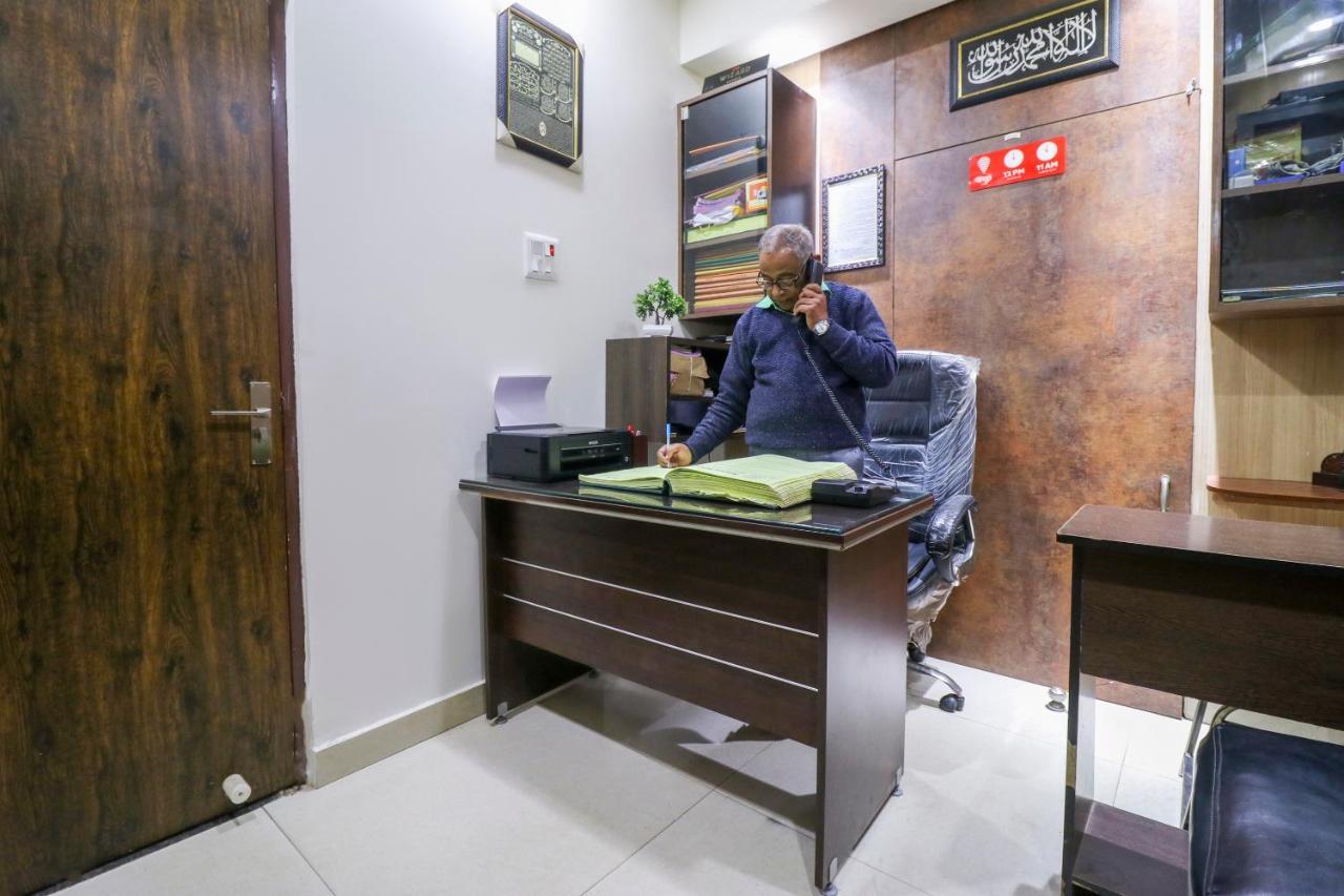 Oyo Flagship 69860 Mastana Palace Hotel Varanasi Luaran gambar