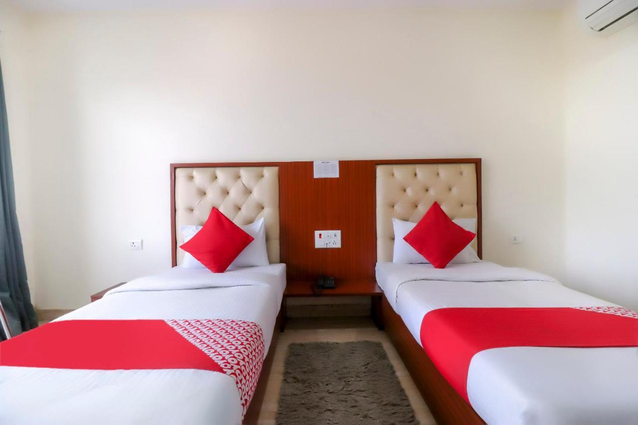 Oyo Flagship 69860 Mastana Palace Hotel Varanasi Luaran gambar