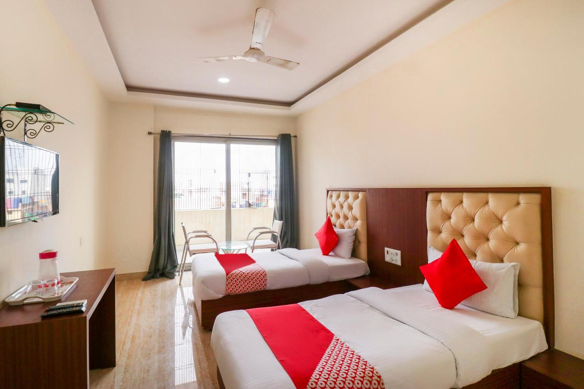 Oyo Flagship 69860 Mastana Palace Hotel Varanasi Luaran gambar