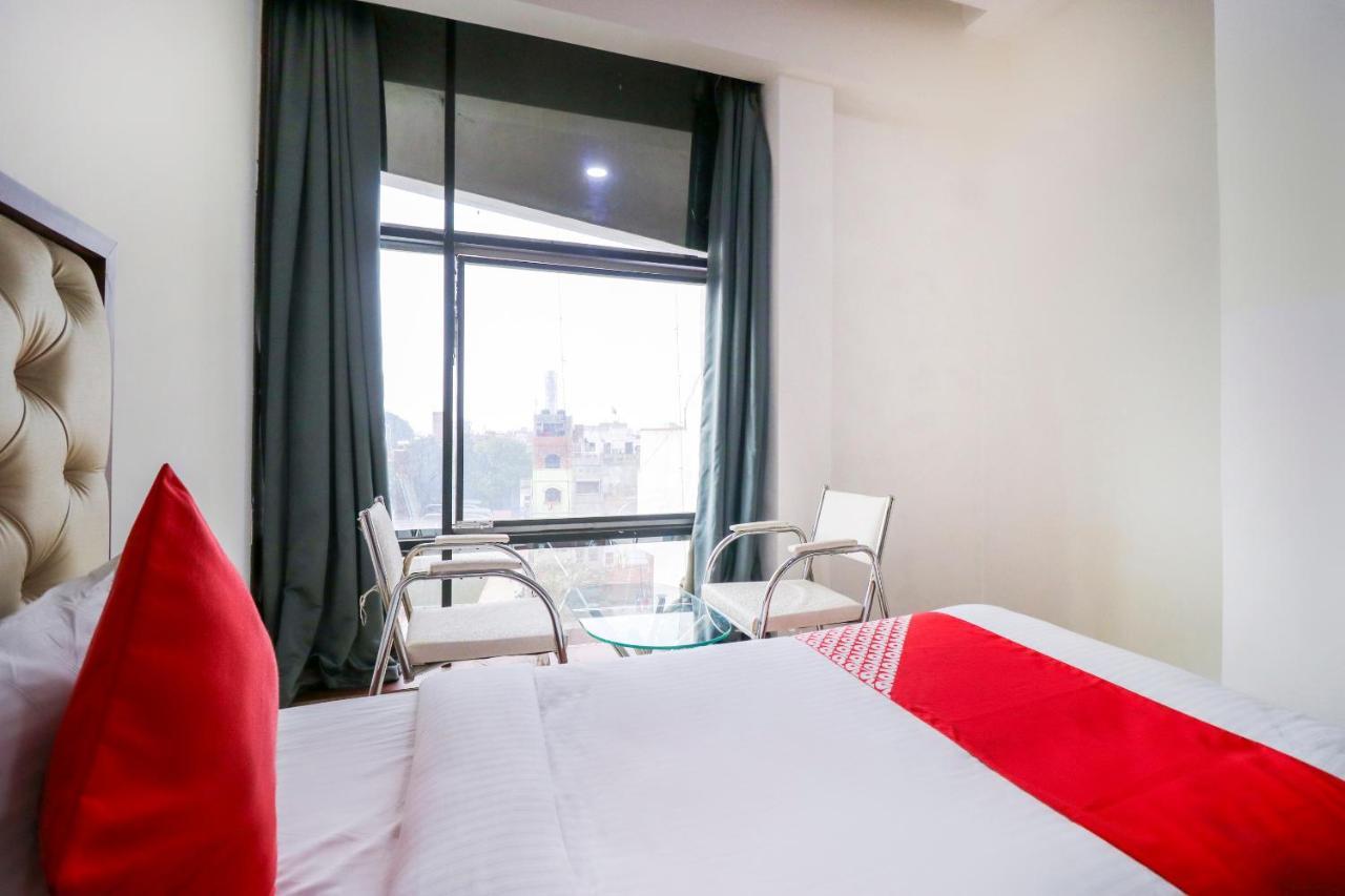 Oyo Flagship 69860 Mastana Palace Hotel Varanasi Luaran gambar