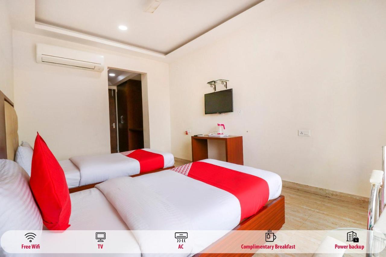 Oyo Flagship 69860 Mastana Palace Hotel Varanasi Luaran gambar