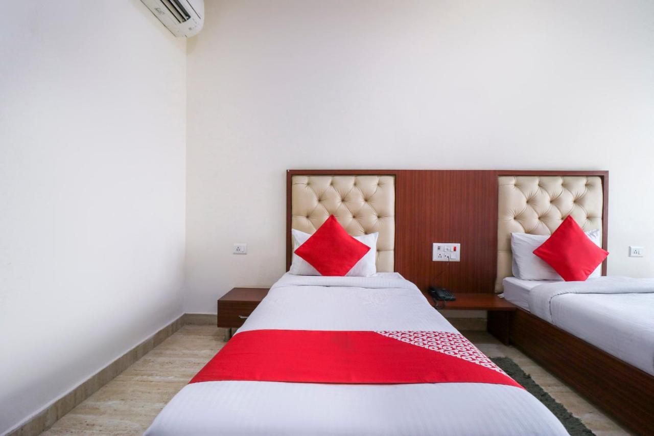 Oyo Flagship 69860 Mastana Palace Hotel Varanasi Luaran gambar
