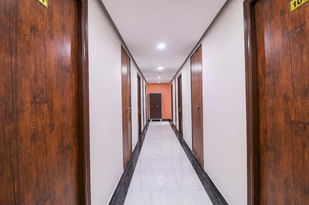Oyo Flagship 69860 Mastana Palace Hotel Varanasi Luaran gambar
